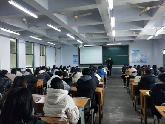 刘志民书记讲思政课